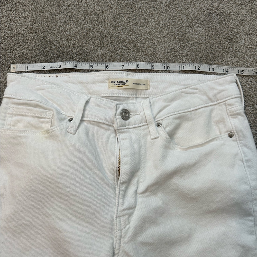 Levi's Women's MId Rise Capris Size 4/27. NWT - Picture 7 of 8